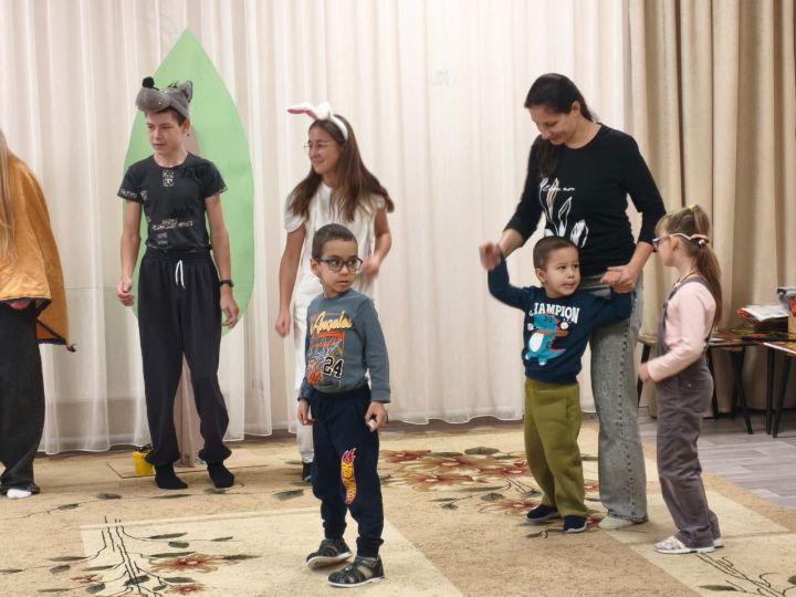 Зеленодольские подростки показали спектакль в реабилитационном центре