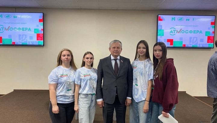 Студентки Зеленодольского механического колледжа побывали на образовательном форуме «Атмосфера»