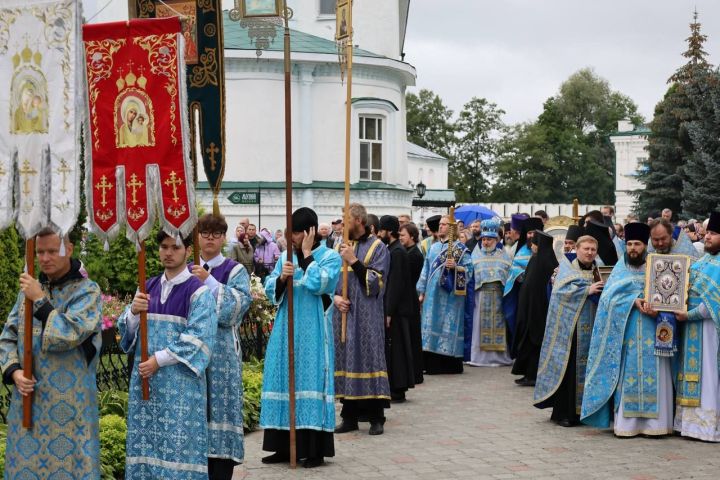 В Раифском монастыре впервые за 100 лет прошел Крестный ход вокруг обители