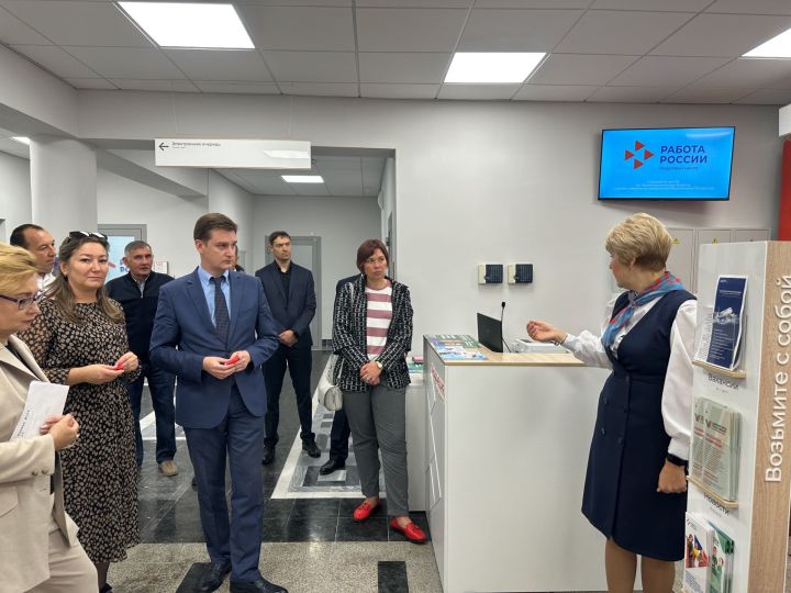 В Зеленодольске после ремонта открылся Кадровый центр