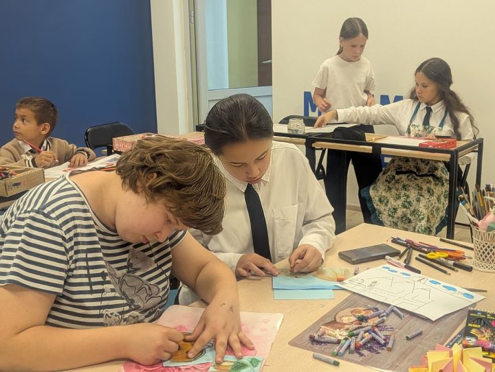 Краски осени в подростковом клубе  «Авангард – Разноцветная зебра»