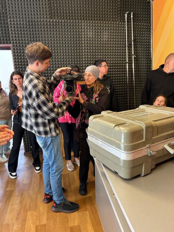 В гости к журналистам  ИЦ «Зеленый Дол» пришли гости из комплексного центра социального обслуживания населения «Рэхэт»