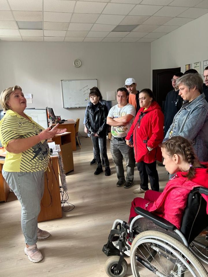 В гости к журналистам  ИЦ «Зеленый Дол» пришли гости из комплексного центра социального обслуживания населения «Рэхэт»