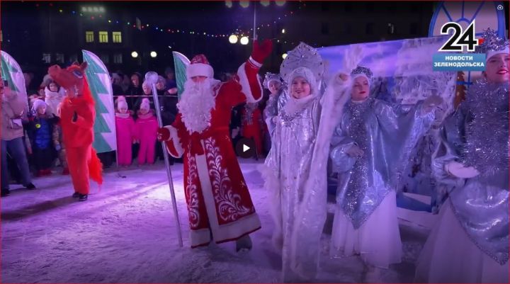 Раз, два, три, ёлочка, гори!