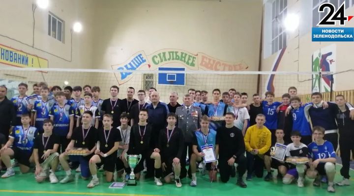 В Зеленодольске прошел третий традиционный турнир по волейболу среди юношей
