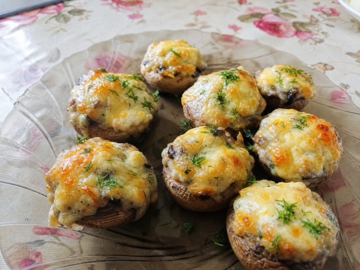 Шампиньоны с сыром и вином: закуска, которую просят повторить