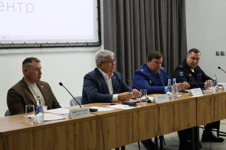 В Зеленодольске прошло расширенное заседание комиссии по делам несовершеннолетних