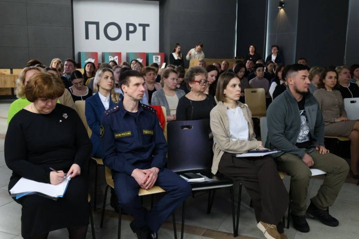 В Зеленодольске прошло расширенное заседание комиссии по делам несовершеннолетних