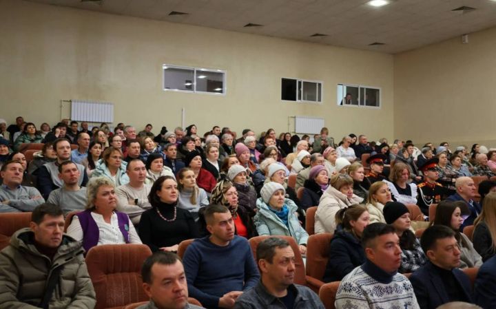 В поселке Васильево состоялась завершающая отчетная сессия