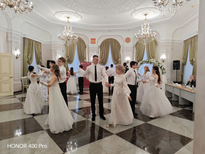 В Лениногорском отделе ЗАГС прошел студенческий бал Лиги студентов РТ