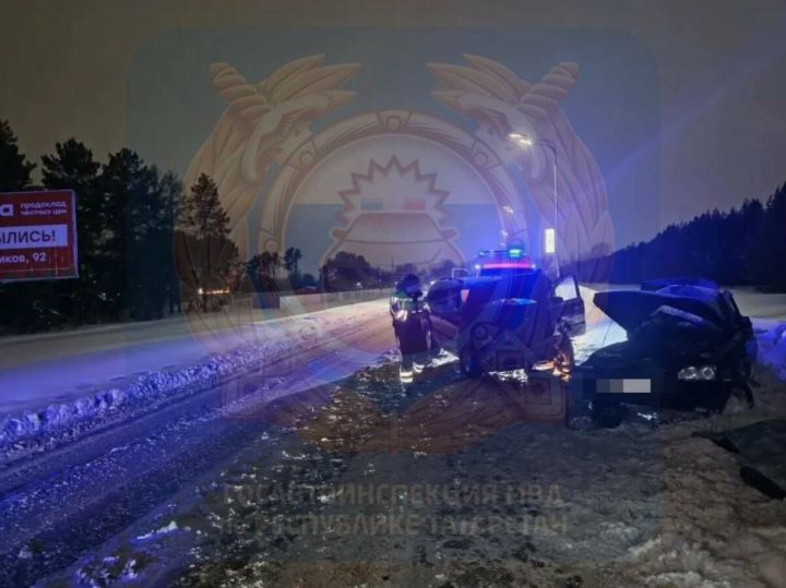 На трассе Татарстана водитель погиб, выехав на встречку