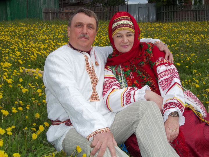 «Где гармонь, там и душа»: как семейный дуэт из Зеленодольска сохраняет русские традиции