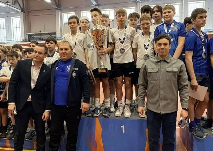 В спорткомплексе «Маяк» прошел Всероссийский турнир по хоккею на траве среди юношей