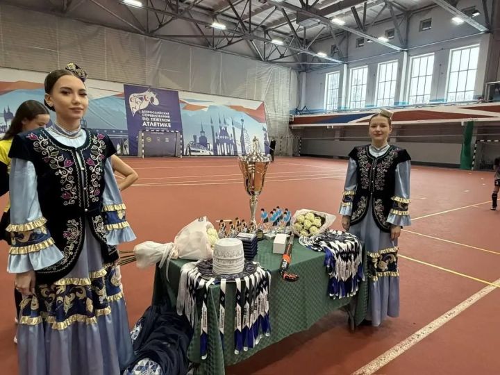 В спорткомплексе «Маяк» прошел Всероссийский турнир по хоккею на траве среди юношей