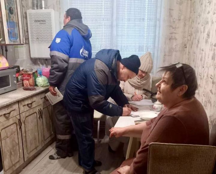 Работники Зеленодольскгаза провели профилактические беседы с жителями многоквартирных домов