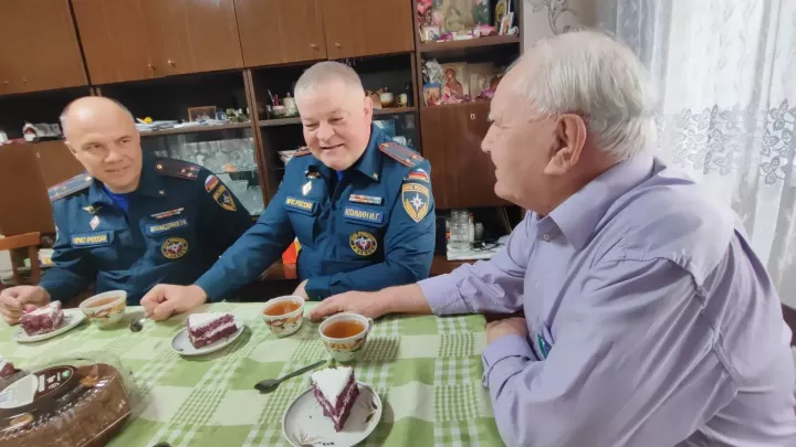 90 лет исполнилось ветерану пожарной охраны Зеленодольска Виктору Лачугину