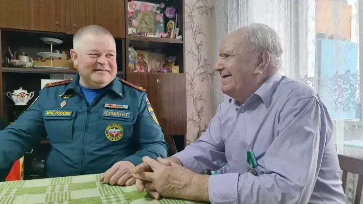 90 лет исполнилось ветерану пожарной охраны Зеленодольска Виктору Лачугину