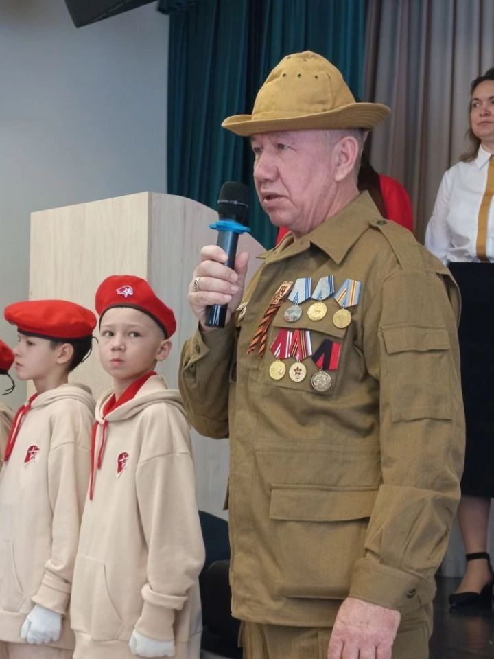 В Осиновской гимназии встретились герои Афгана и СВО