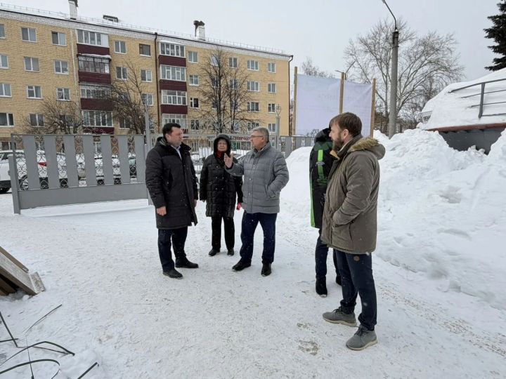 Глава Зеленодольского района Михаил Афанасьев проинспектировал ход ремонта судостроительного колледжа