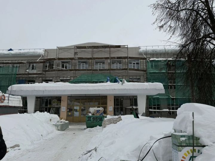 Глава Зеленодольского района Михаил Афанасьев проинспектировал ход ремонта судостроительного колледжа