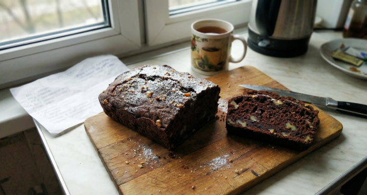 Постная коврижка на варенье: почему этот пирог часто лучше сдобного