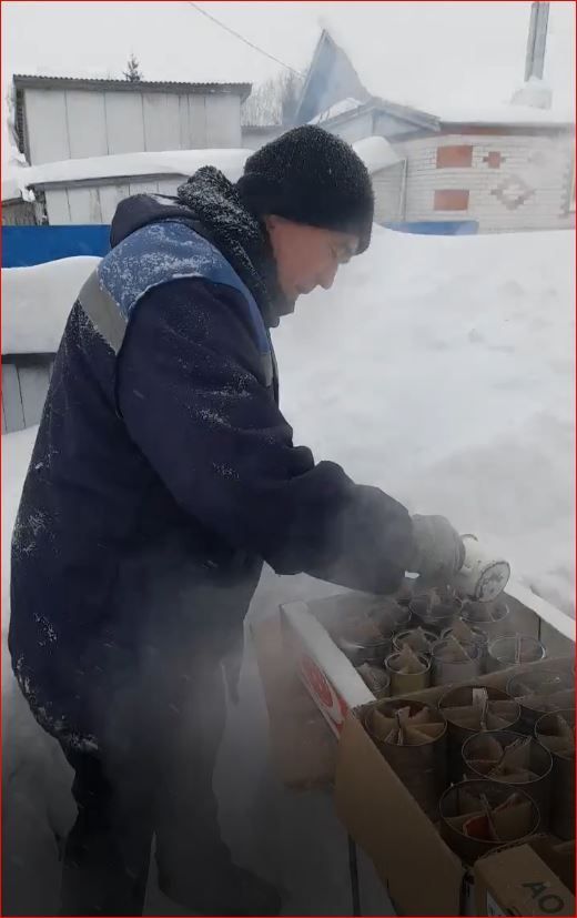 Семья Садыковых из села Молвино льет свечи и шьет белье для СВО