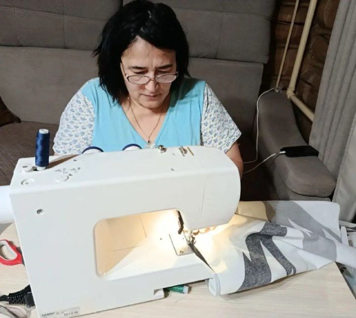 Семья Садыковых из села Молвино льет свечи и шьет белье для СВО