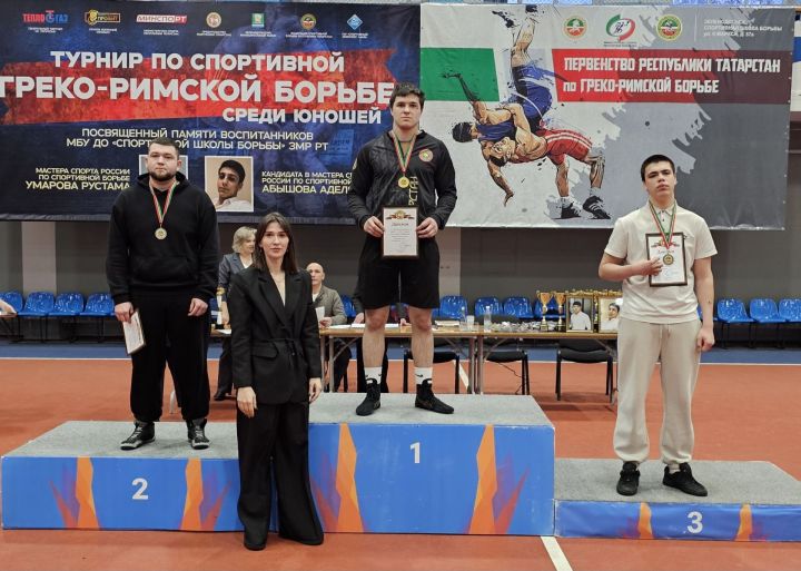 В Зеленодольске состоялись состязания по борьбе, собравшие 170 спортсменов