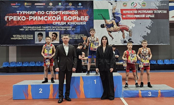 В Зеленодольске состоялись состязания по борьбе, собравшие 170 спортсменов