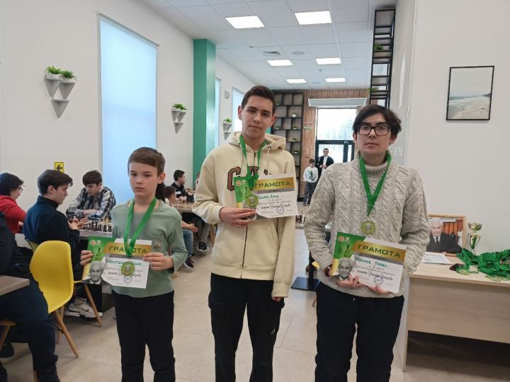В Зеленодольске состоялся турнир по шахматам памяти Данифа Закирова