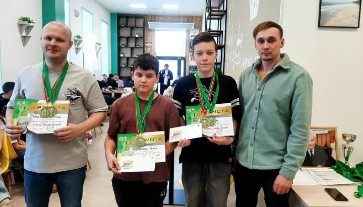 В Зеленодольске состоялся турнир по шахматам памяти Данифа Закирова