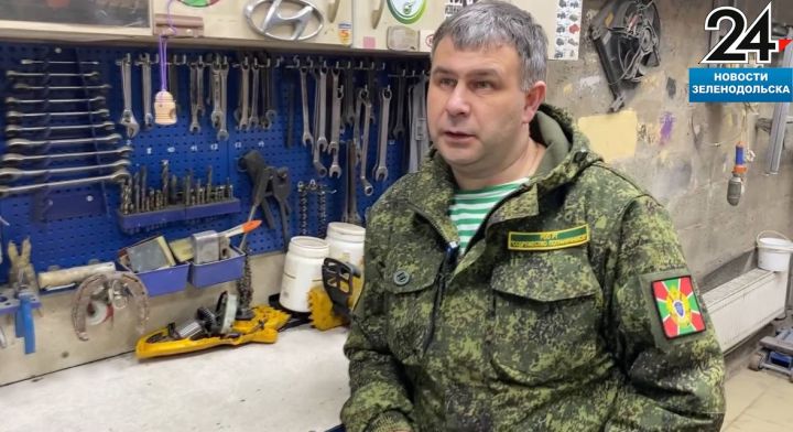 Автослесарь Дмитрий Суслов из Зеленодольска собирает машины для СВО, ожидая вестей о пропавшем брате