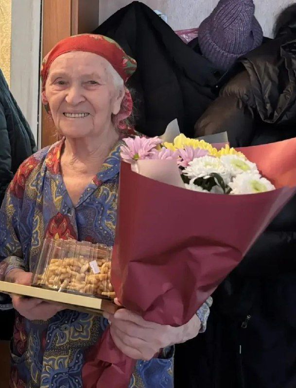 Ученики Лицея №7 поздравили с 90-летием Равзу Хабировну Гимадиеву