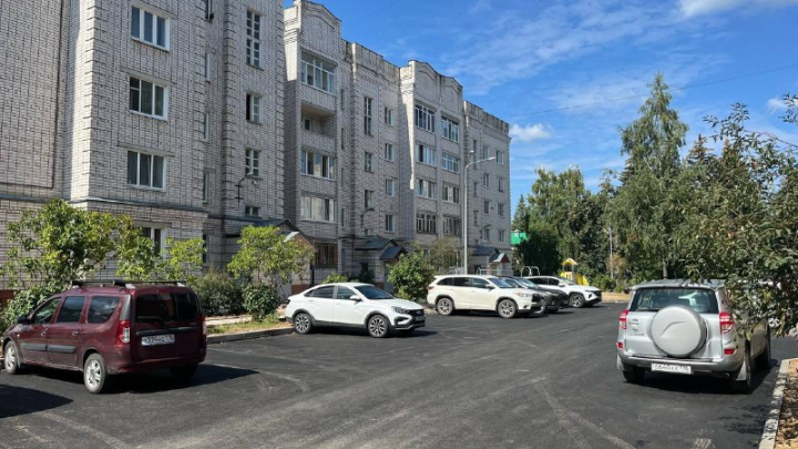 Парковка во дворах — одна из самых обсуждаемых тем при благоустройстве