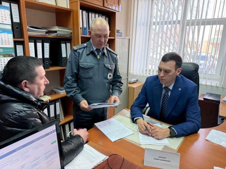 В Зеленодольске 17 марта прием граждан провел начальник Управления Гостехнадзора РТ Альберт Бурганов