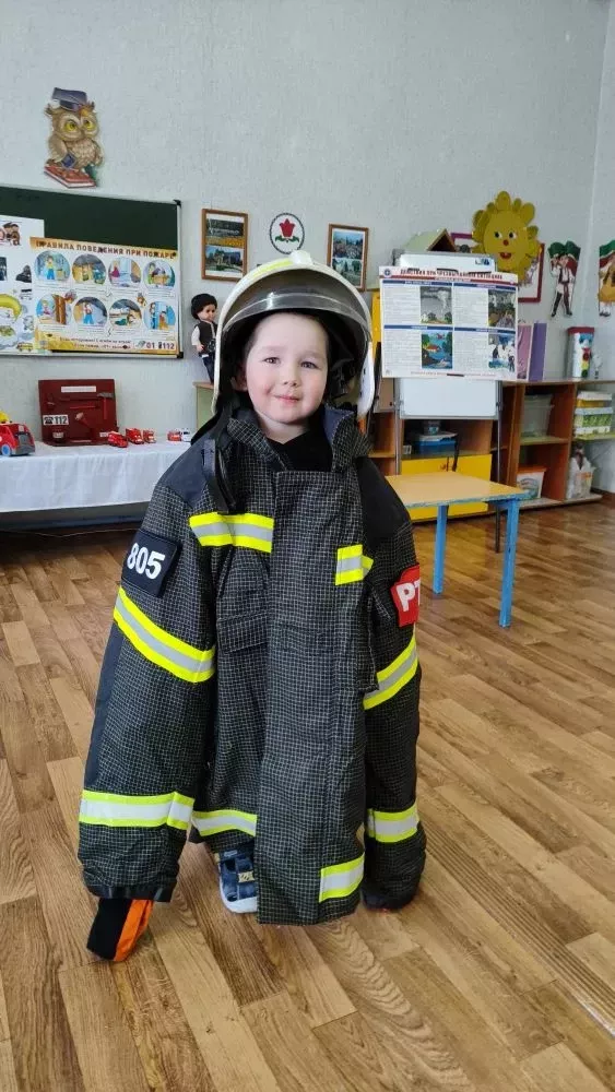 Юные огнеборцы: урок безопасности в детском саду «Василек»