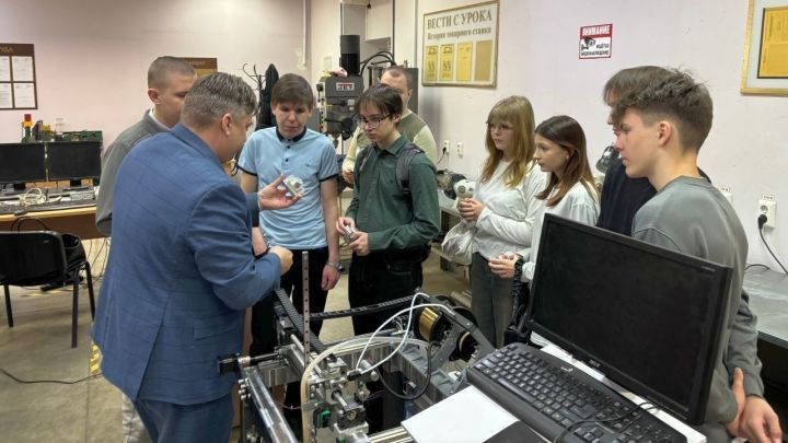 Выпускников лицея пригласили на профпробы в Зеленодольский механический колледж
