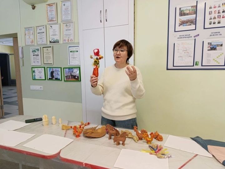 Сотрудники библиотеки-филиала № 12 села Бело-Безводное провели мастер-класс для воспитанников Раифского спецучилища