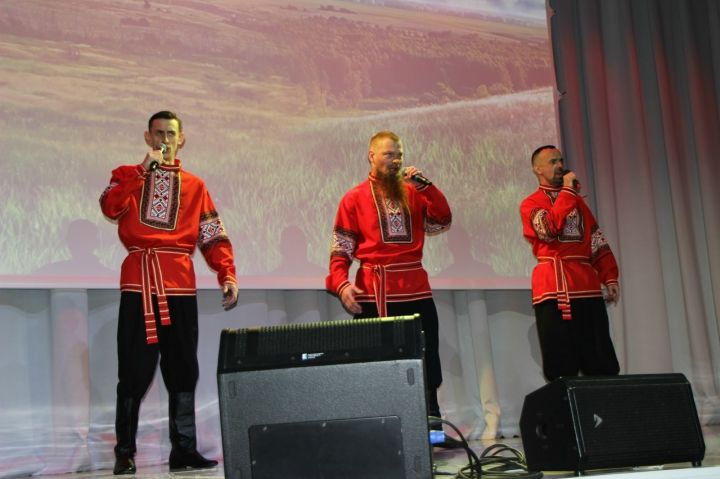 В Зеленодольске прошел сольный концерт вокального ансамбля «Рассвет»