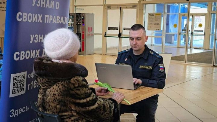 Служба судебных приставов провела акцию «Вам, любимые», приуроченную к 8 Марта