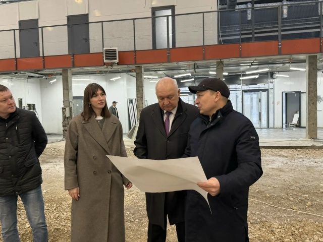 Депутат Госдумы РФ Ильдар Гильмутдинов проверил ход строительства Центра спорта в Зеленодольске