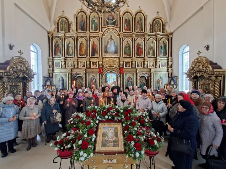 Благодатный огонь доставлен в Зеленодольск