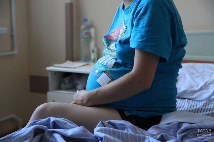 Почему беременным хочется солёного и мела: объяснение врача