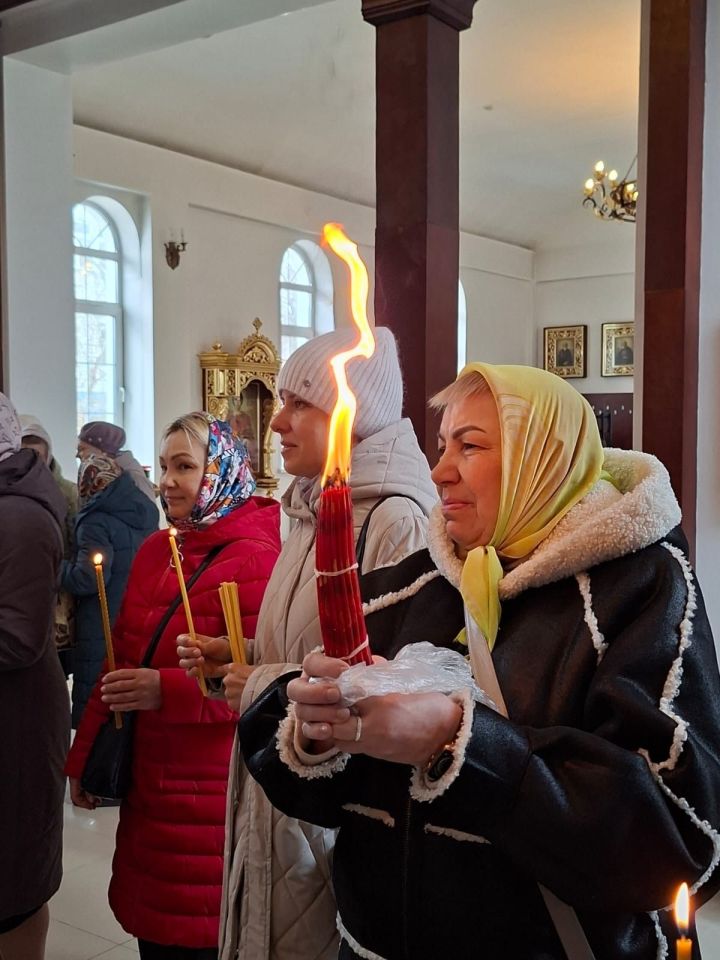 Благодатный огонь доставлен в Зеленодольск