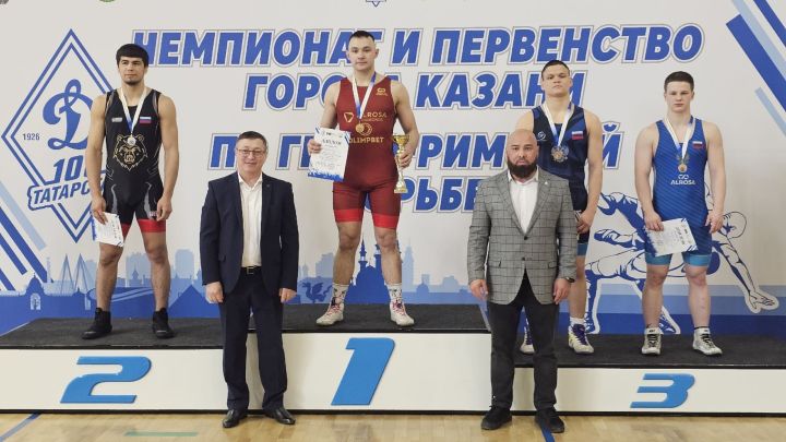 Зеленодольцы выиграли чемпионат Казани по греко-римской борьбе