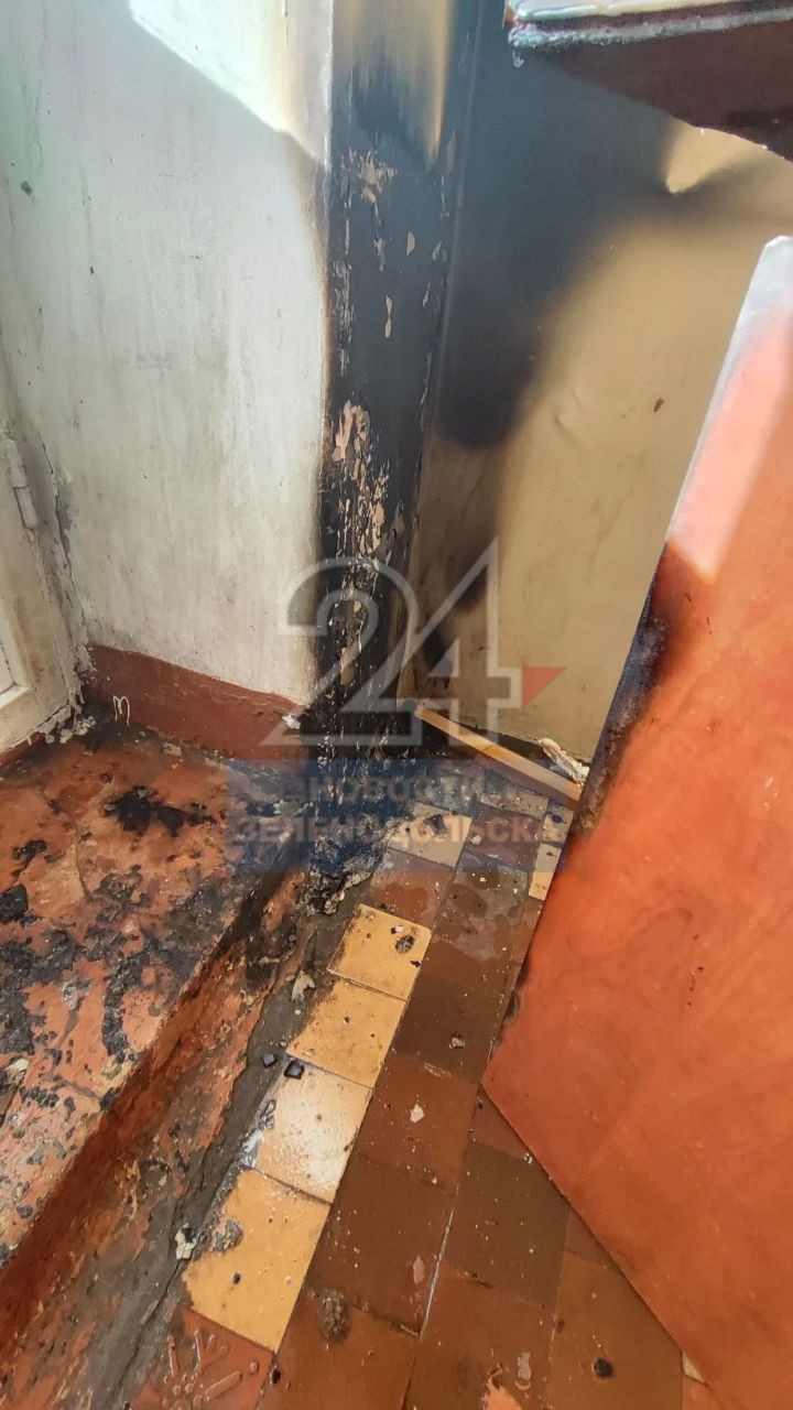 В девятиэтажном доме в общем коридоре произошло возгорание