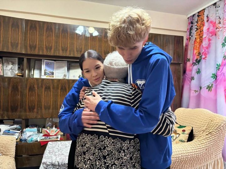 В преддверии Дня Победы молодогвардейцы поздравили ветеранов