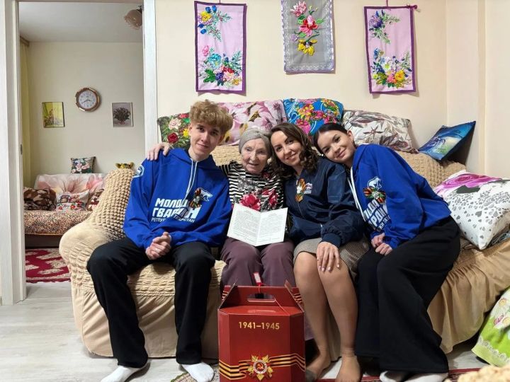 В преддверии Дня Победы молодогвардейцы поздравили ветеранов