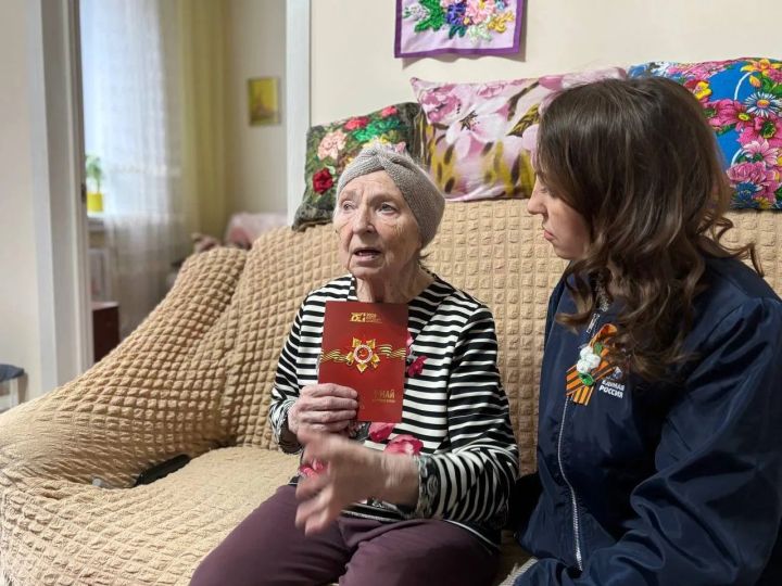 В преддверии Дня Победы молодогвардейцы поздравили ветеранов