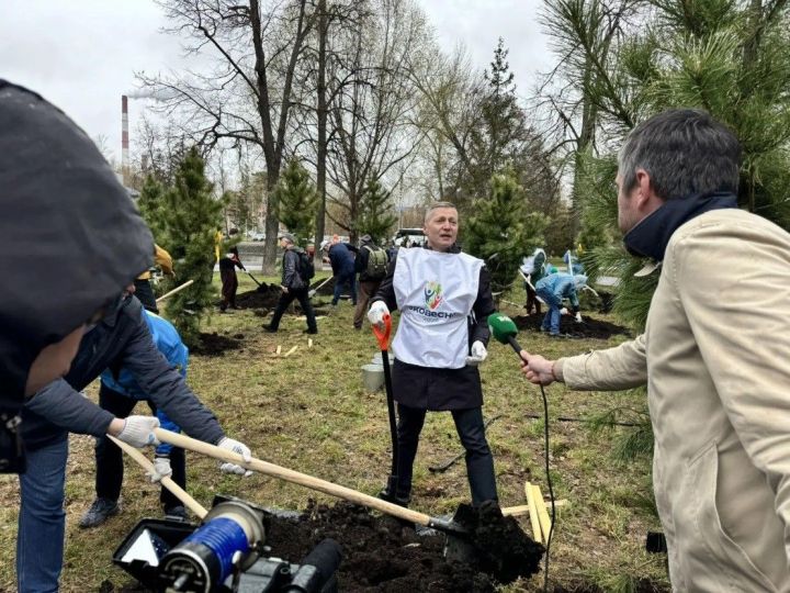 Как в парке Урицкого прошёл центральный субботник «Эковесны 2026»